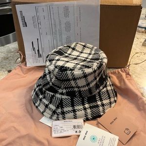 Miu Miu NWT Bucket Hat Wool Black White Plaid